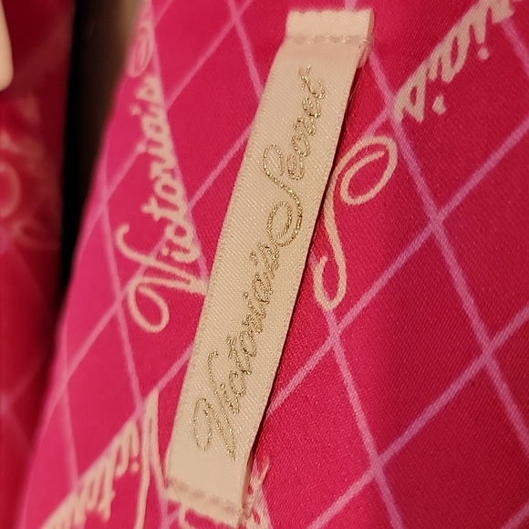 NWT Victoria's Secret Fur Trimmed Large Slipper Hot Pink 🔥 ❤️  Fisnet pattern - Picture 6 of 8